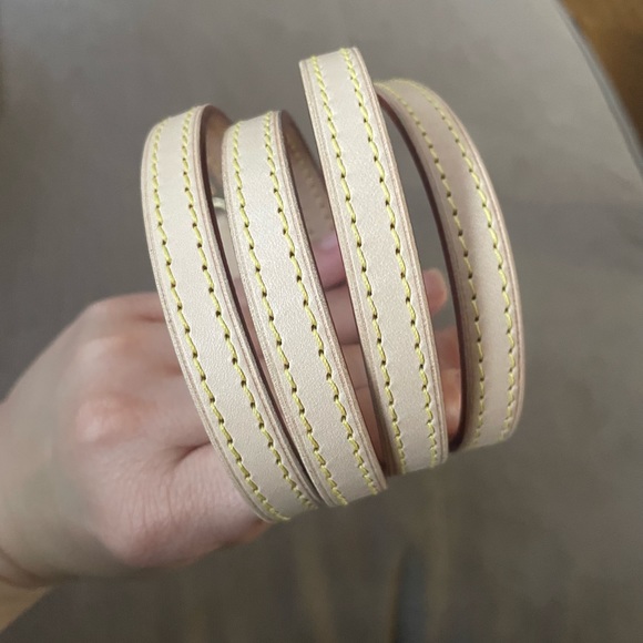 Authentic Louis Vuitton Vachetta Crossbody Strap from Eva Monogram - Picture 7 of 10